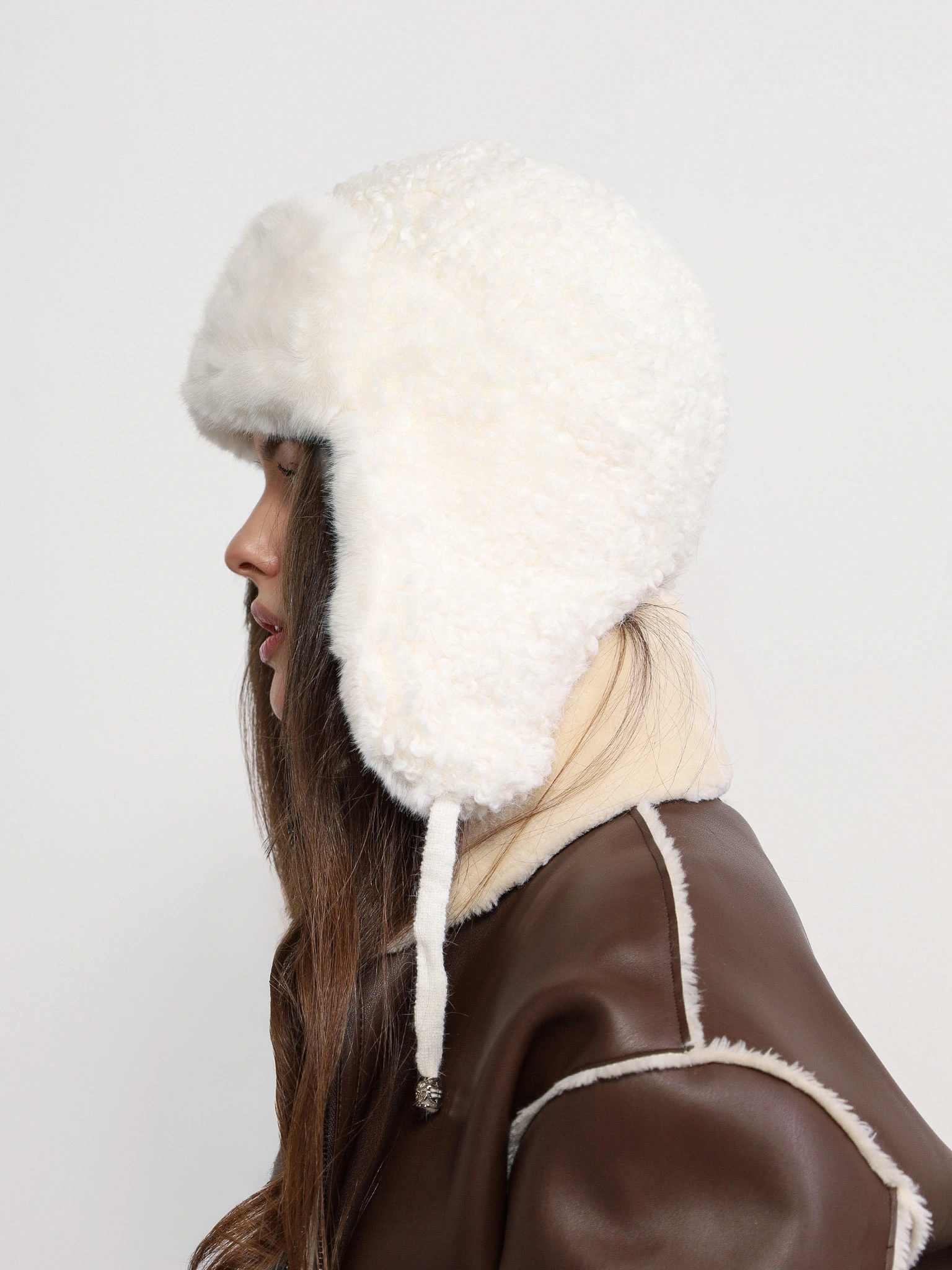 Шапка-ушанка с меховым козырьком в ассортименте